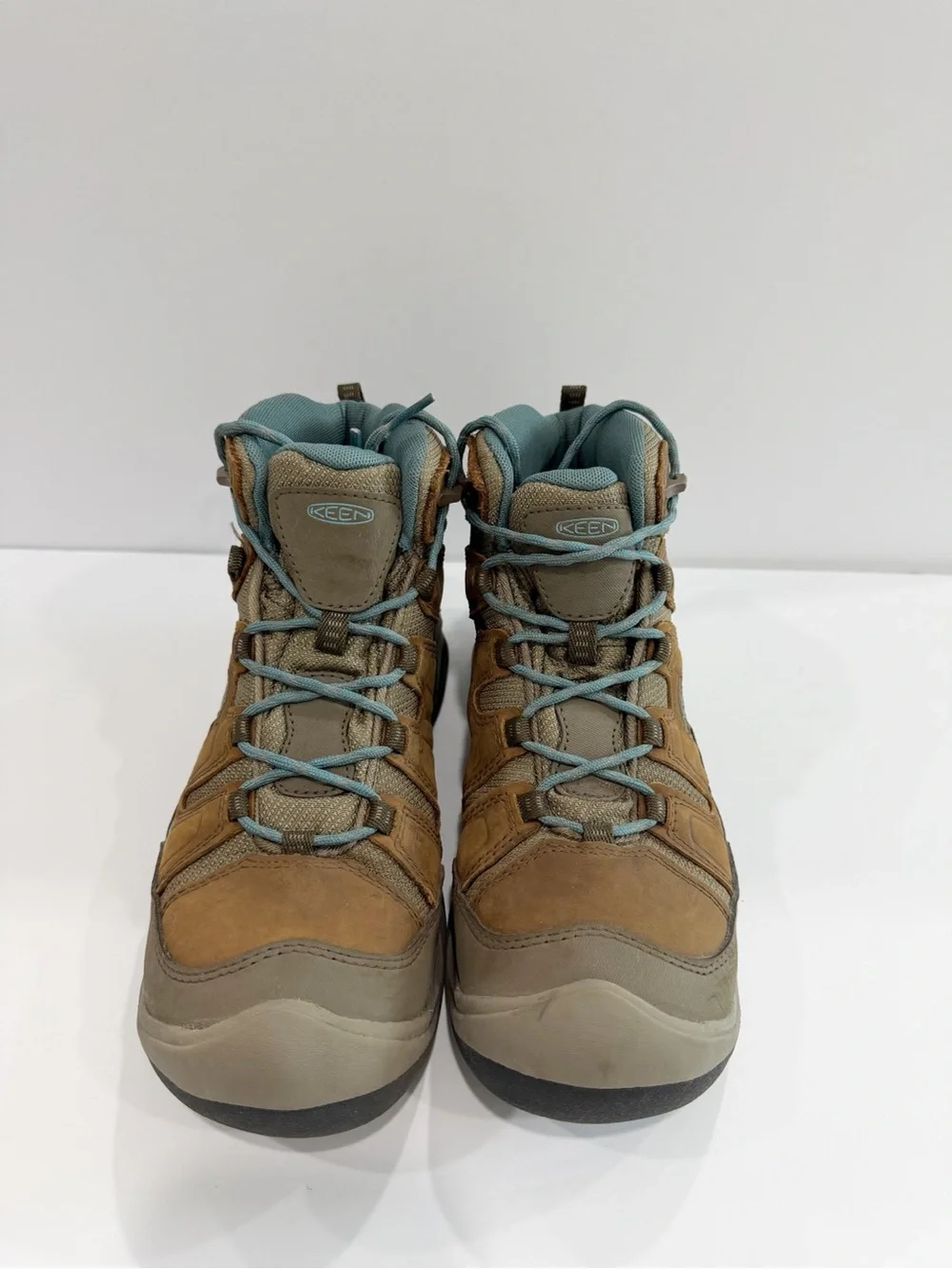 KEEN women's Circadia Mid Waterproof hiking boots